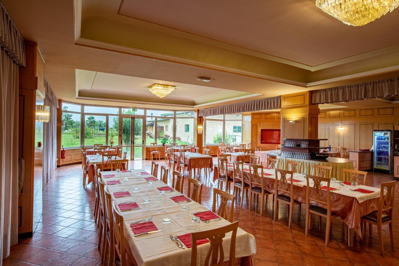 Hotel Villa Strassoldo "Ex Attianese Hotel Restaurant" Cervignano del Friuli Kültér fotó