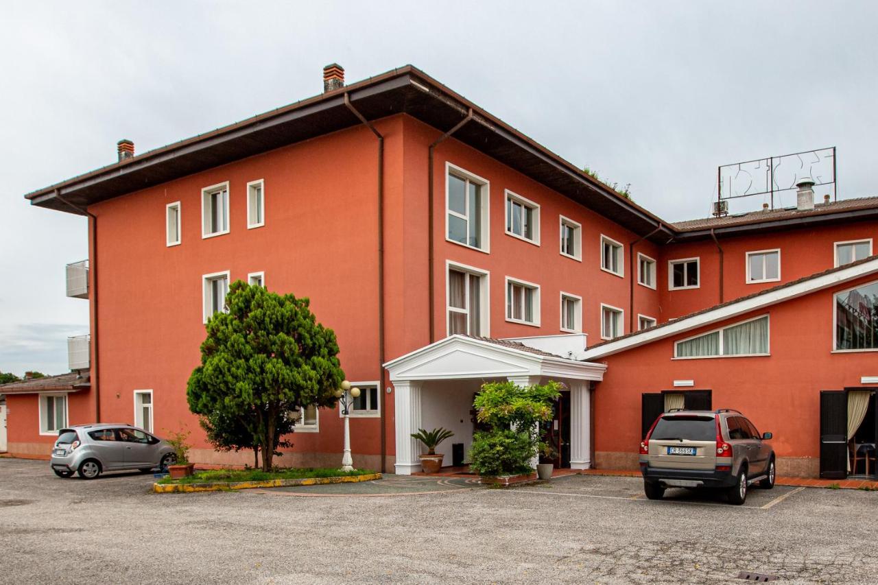 Hotel Villa Strassoldo "Ex Attianese Hotel Restaurant" Cervignano del Friuli Kültér fotó