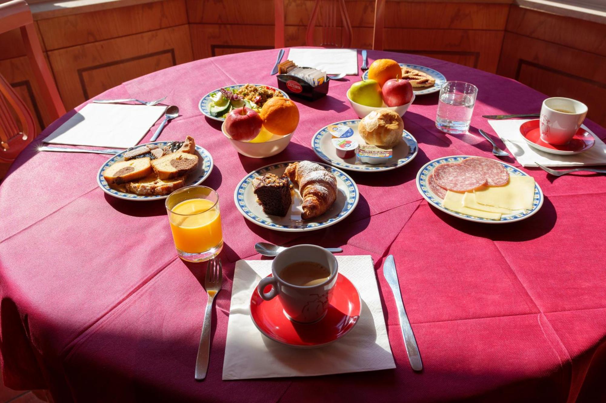 Hotel Villa Strassoldo "Ex Attianese Hotel Restaurant" Cervignano del Friuli Kültér fotó
