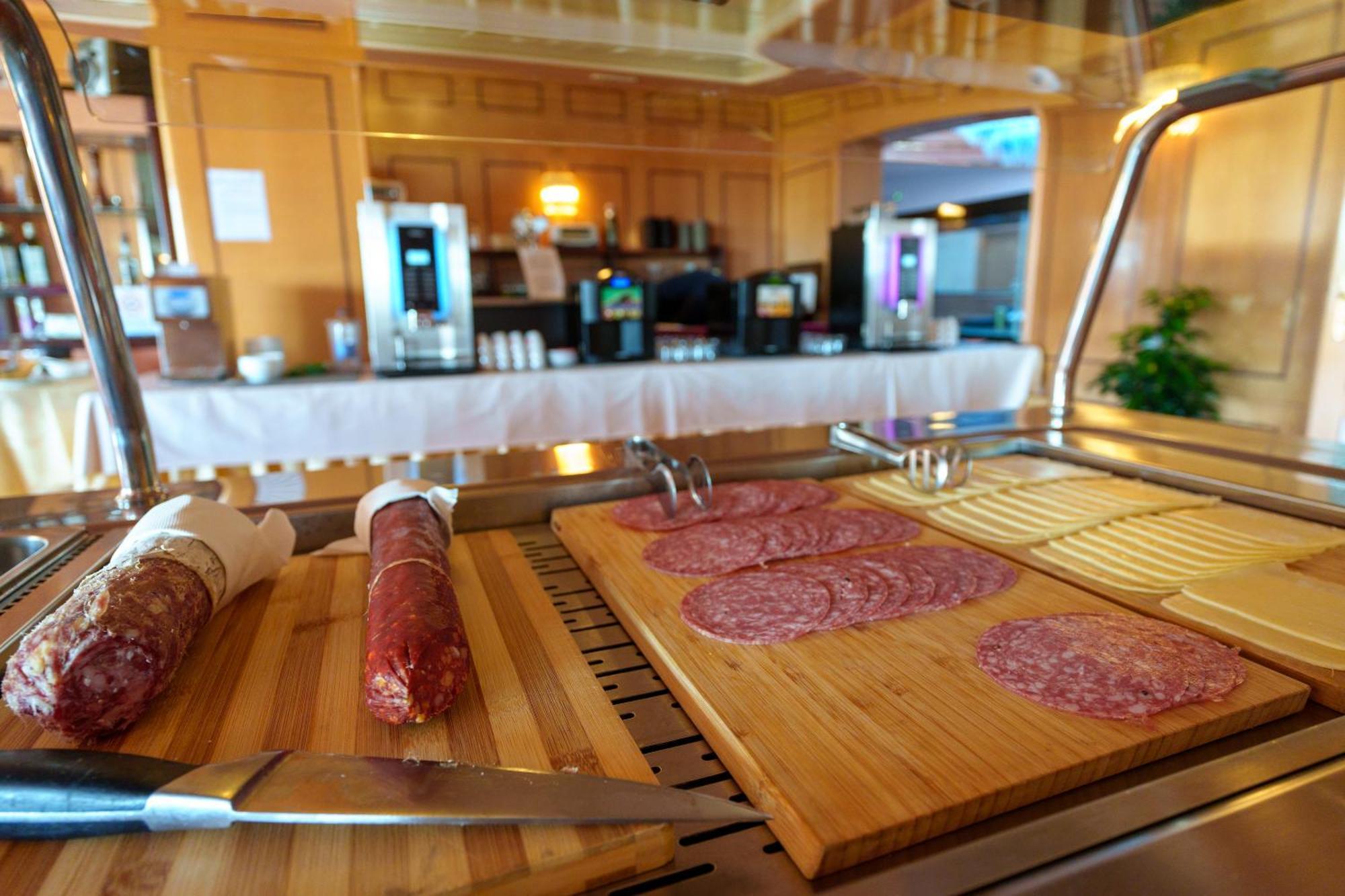 Hotel Villa Strassoldo "Ex Attianese Hotel Restaurant" Cervignano del Friuli Kültér fotó