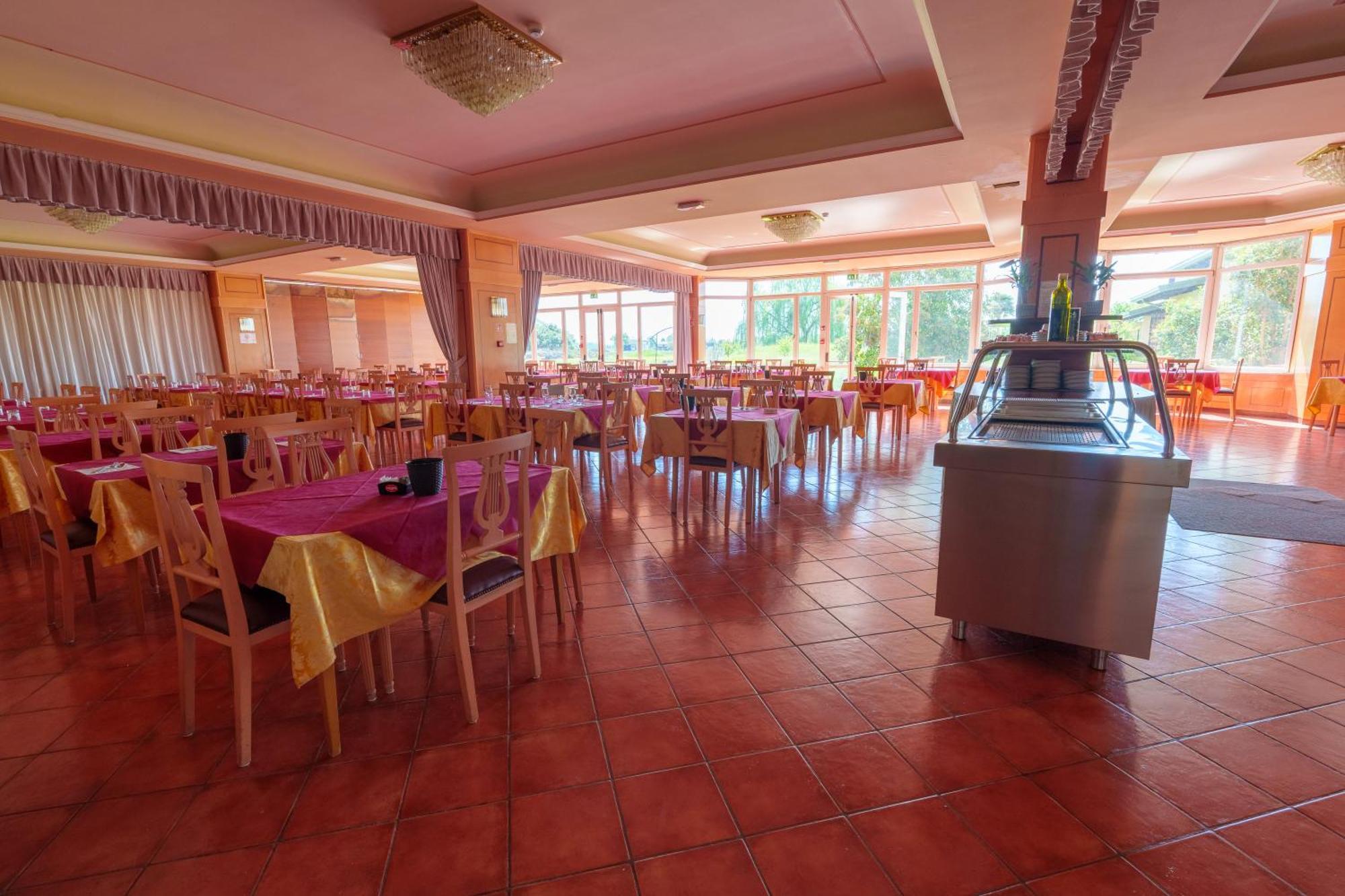 Hotel Villa Strassoldo "Ex Attianese Hotel Restaurant" Cervignano del Friuli Kültér fotó