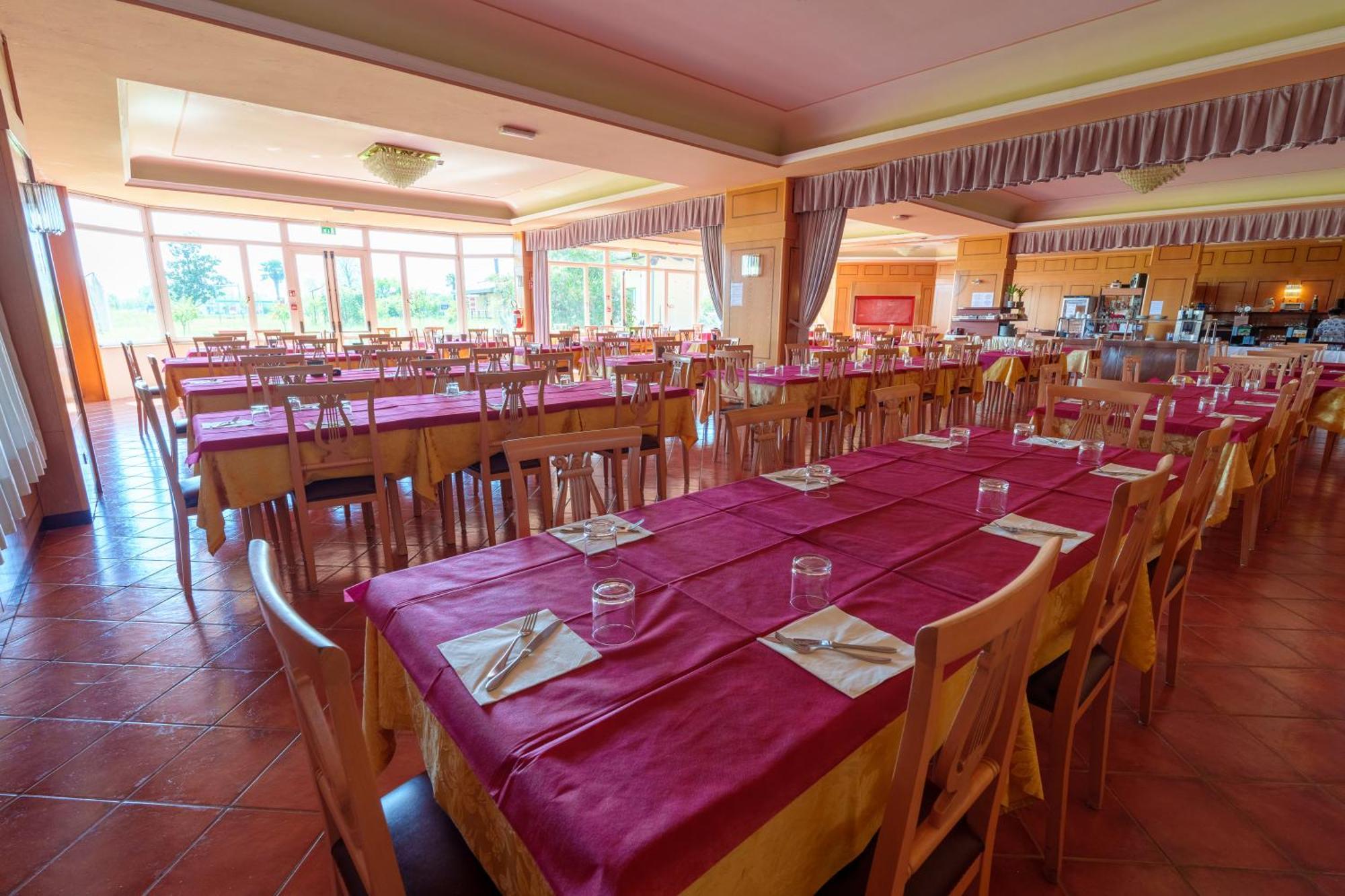 Hotel Villa Strassoldo "Ex Attianese Hotel Restaurant" Cervignano del Friuli Kültér fotó